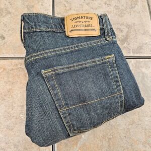 Signature Levi Strauss Mens Dark Wash Straight Leg Jeans Size 31x30